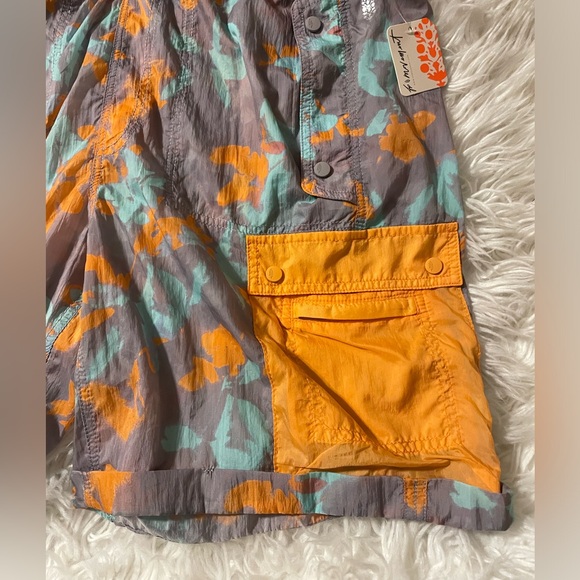 Free People FP Movement NWT Women’s Colorburst Hiking Short, Humming Floral. M - Picture 6 of 13